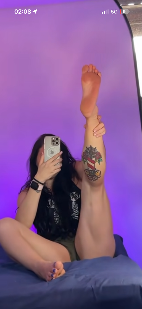 Gallery Luna Feet 3