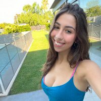 Gallery Selena Bloom 1